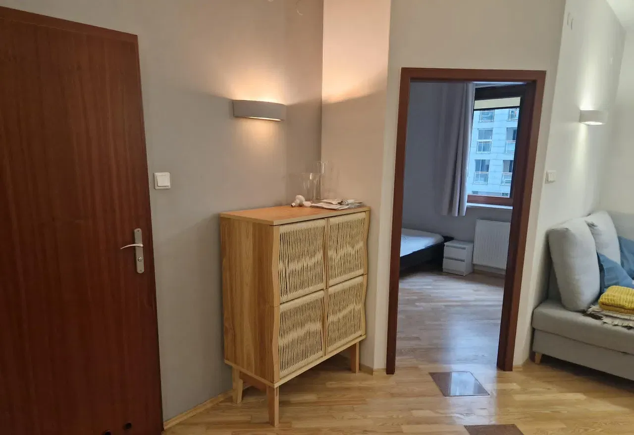 Metro Wilanowska (90m!) | 52m² | Oddzielna Kuchnia | Garderoba - zdjęcie 3