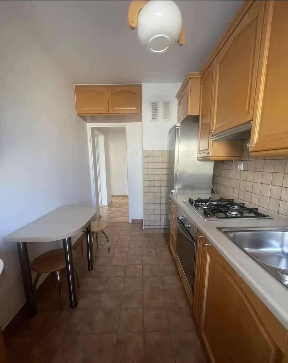 Po generalnym remoncie | 50 m² | prywatny parking | strzeżone osiedle - zdjęcie 8
