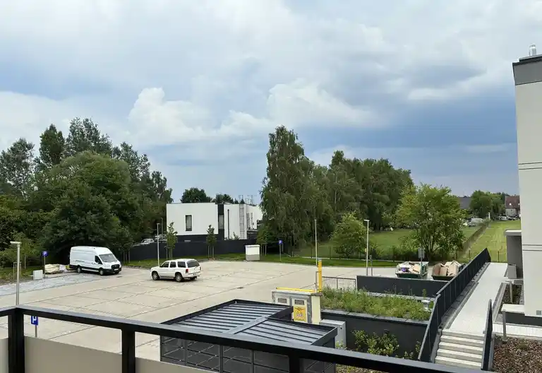 2-pokojowe mieszkanie z balkonem, garażem i komórką - pierwszy najem - zdjęcie 7