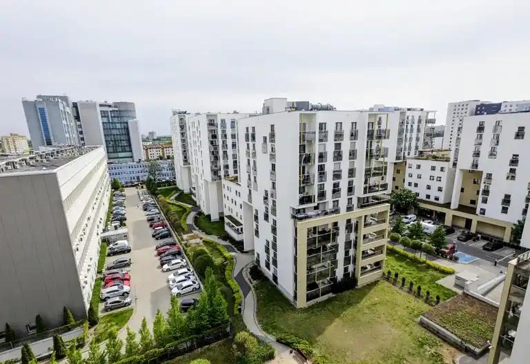 Kawalerka w Atanerze obok Lasku Marcelińskiego z wydzieloną sypialnią - zdjęcie 10