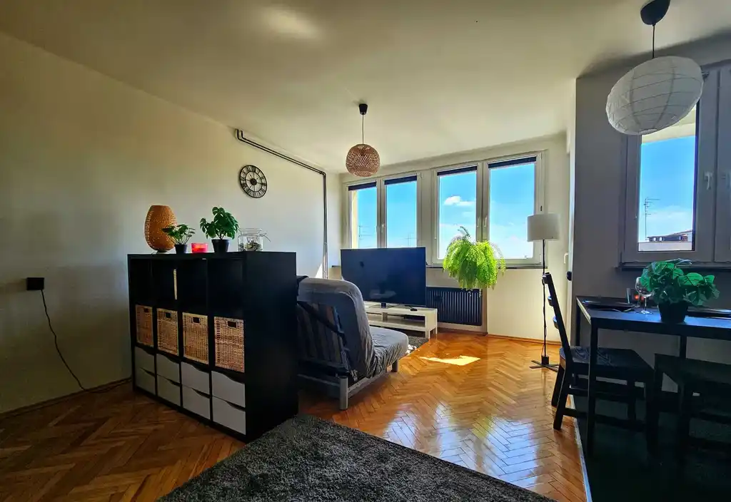Klimatyzowana kawalerka z balkonem — Katowice Centrum, 30 m², 2 minuty od Mariackiej - zdjęcie 4