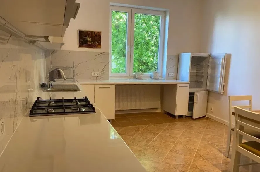 Pokój jednoosobowy z balkonem na Woli - zdjęcie 4