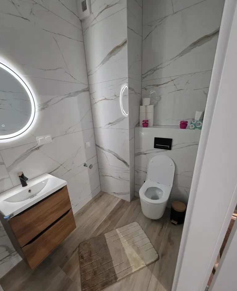 Stylowe mieszkanie na wynajem z balkonem - zdjęcie 2