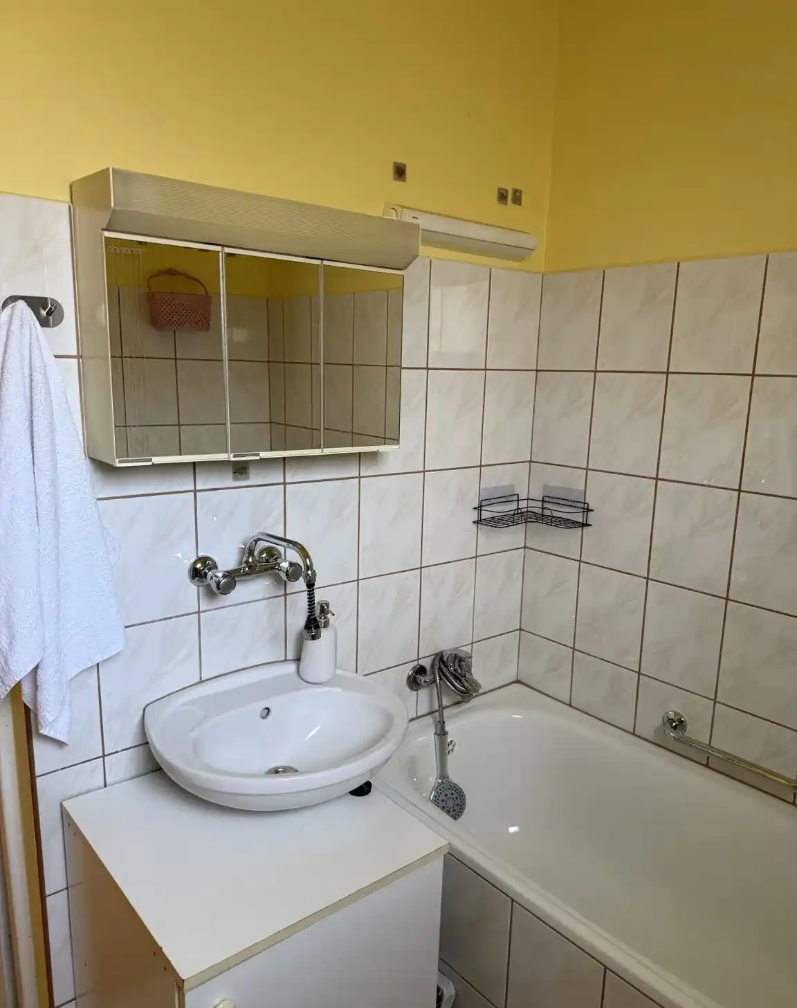 Do wynajęcia 2 pokojowe rozkładowe mieszkanie ul. Miodowa (Leśnica). - zdjęcie 9