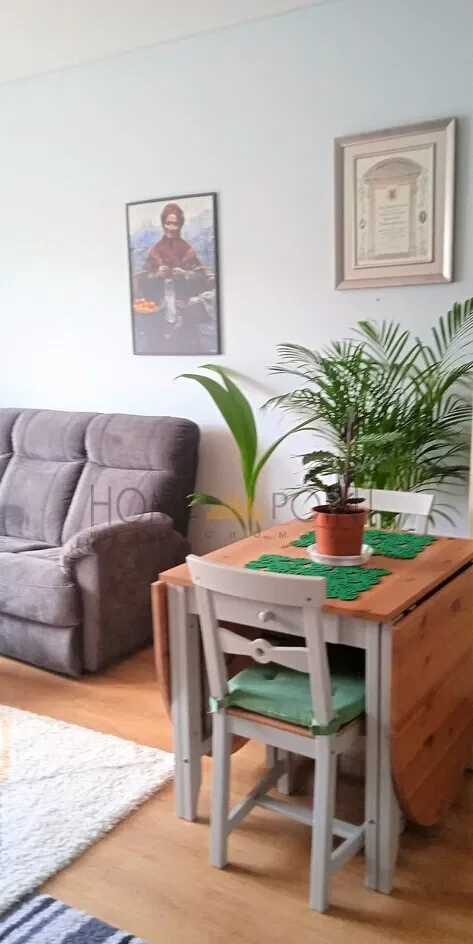 Saska Kępa, 2 pokoje, balkon, kom. m.postojowe - zdjęcie 2