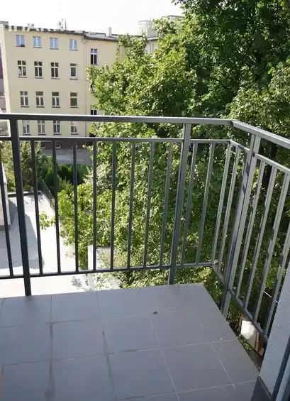 Obszerna kawalerka w centrum. - zdjęcie 8
