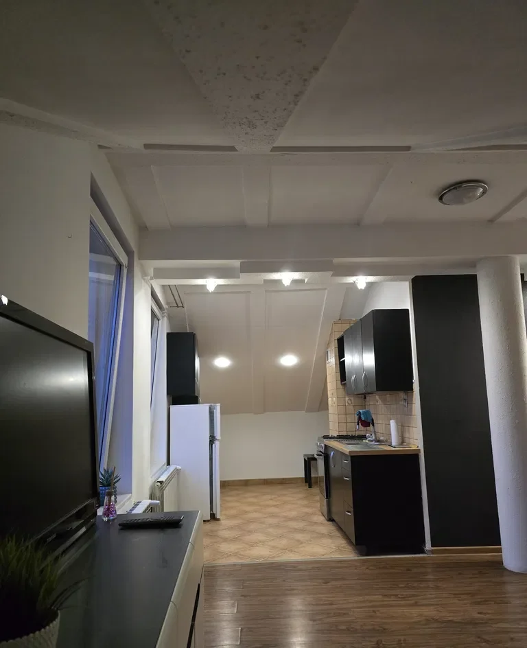Kawalerka 33m² w centrum Kościerzyny do wynajęcia - zdjęcie 2