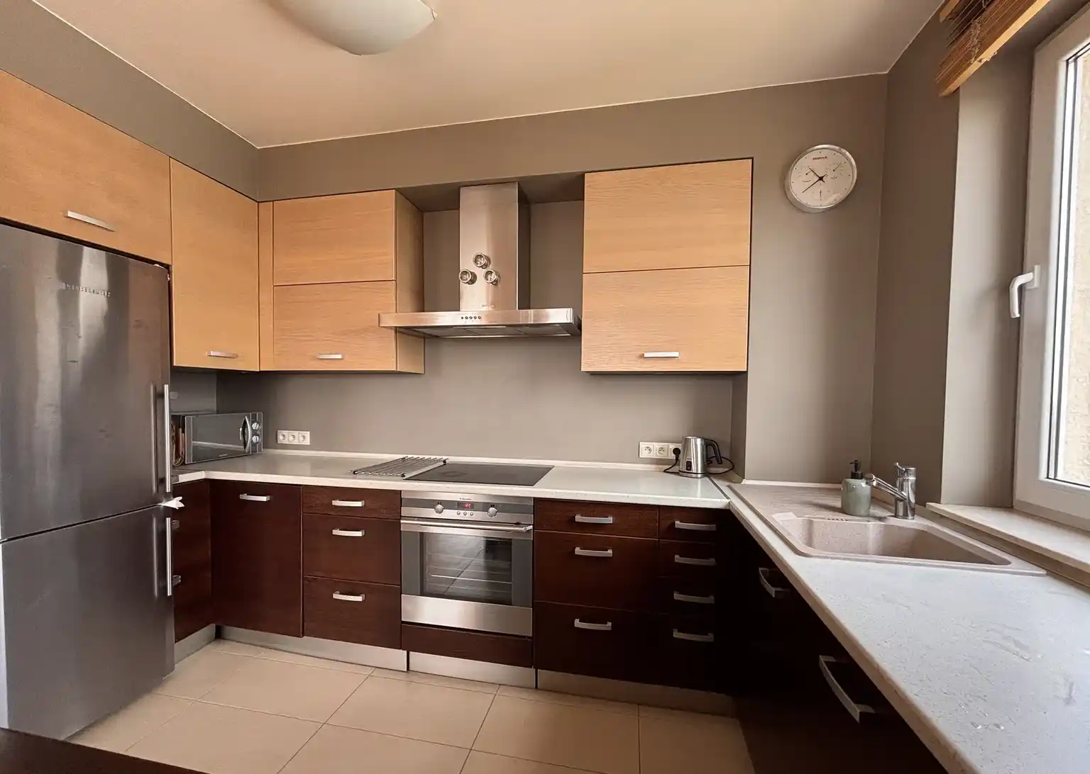 Przestronne 4-pokojowe mieszkanie 94 m² | 2 łazienki | Garaż | Widok - zdjęcie 8