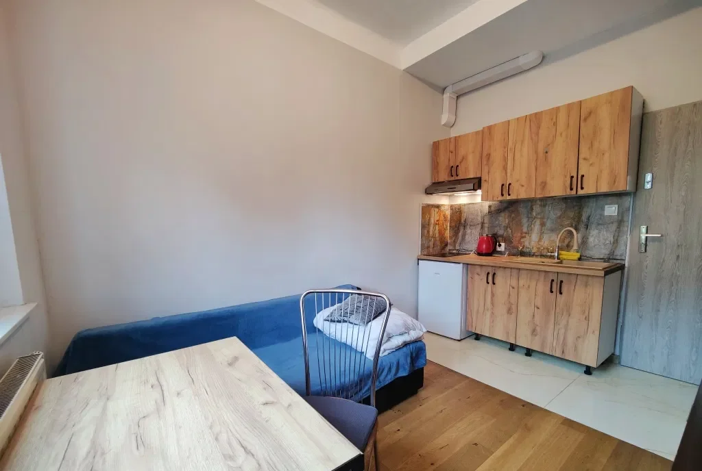 Kawalerka blisko centrum 20m2 1500 + 500 + prąd i woda