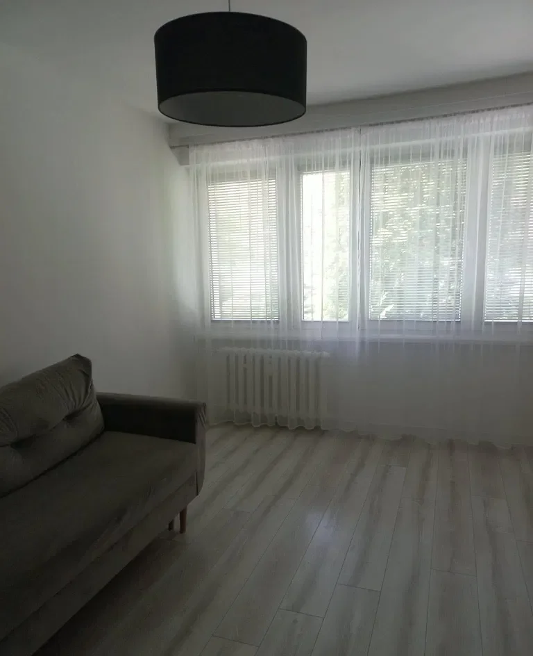 Mieszkanie na parterze z piwnicą w bloku