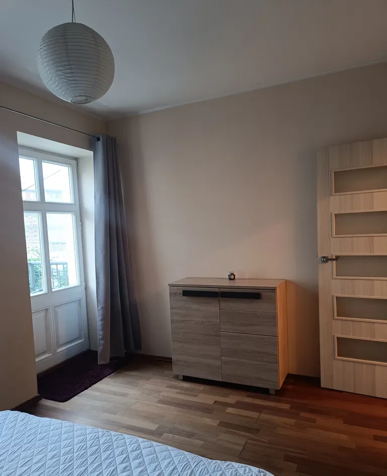 Do wynajęcia słoneczny apartament w odrestaurowanej pięknej kamienicy - zdjęcie 9