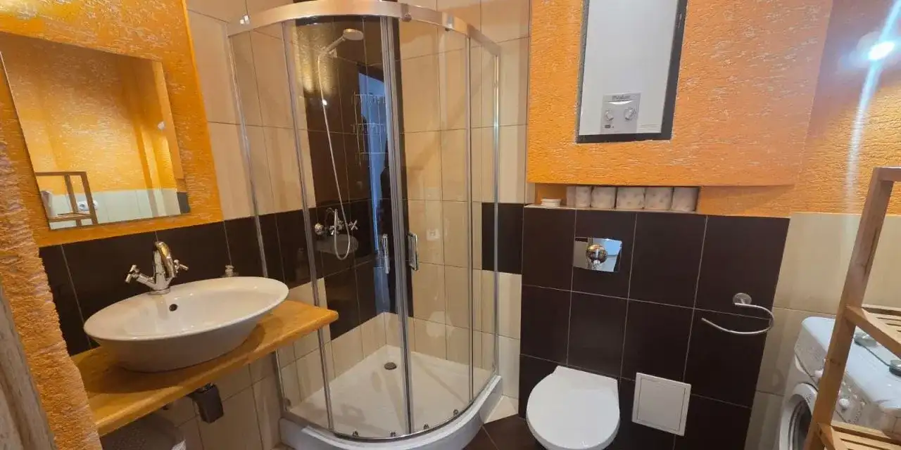Wygodne mieszkanie w spokojnej okolicy, centrum Ka - zdjęcie 6