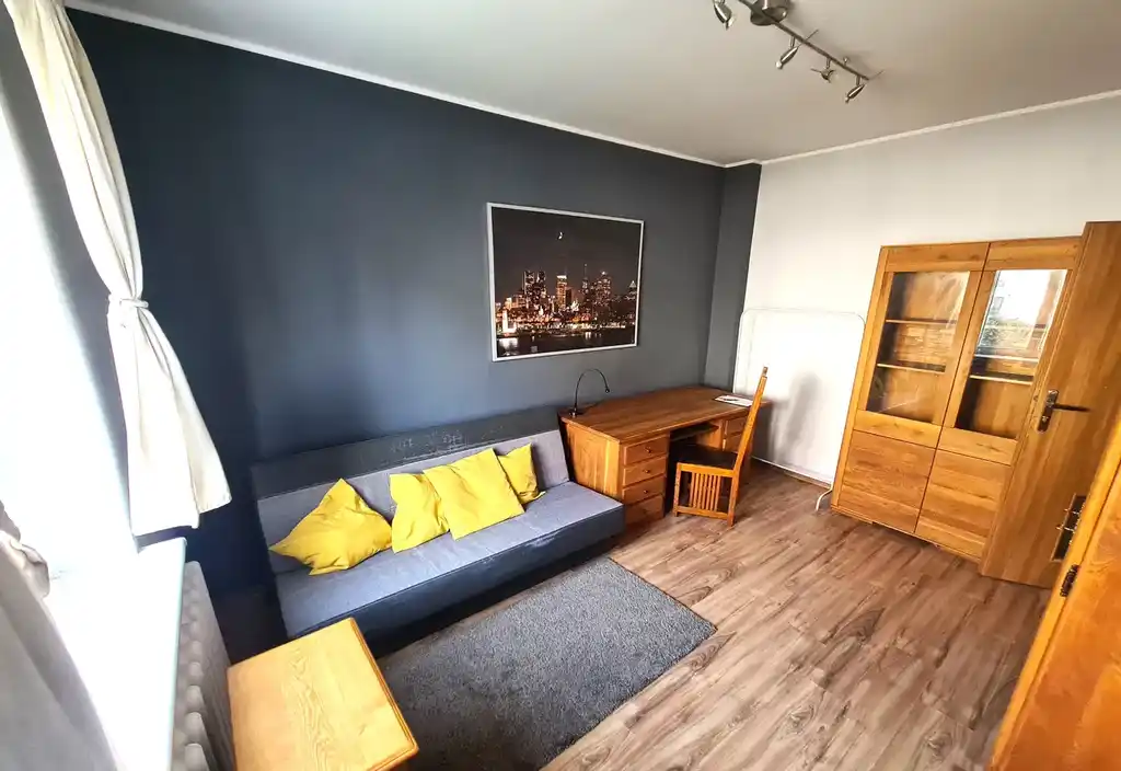Wolny duży pokój w studenckim mieszkaniu - zdjęcie 4