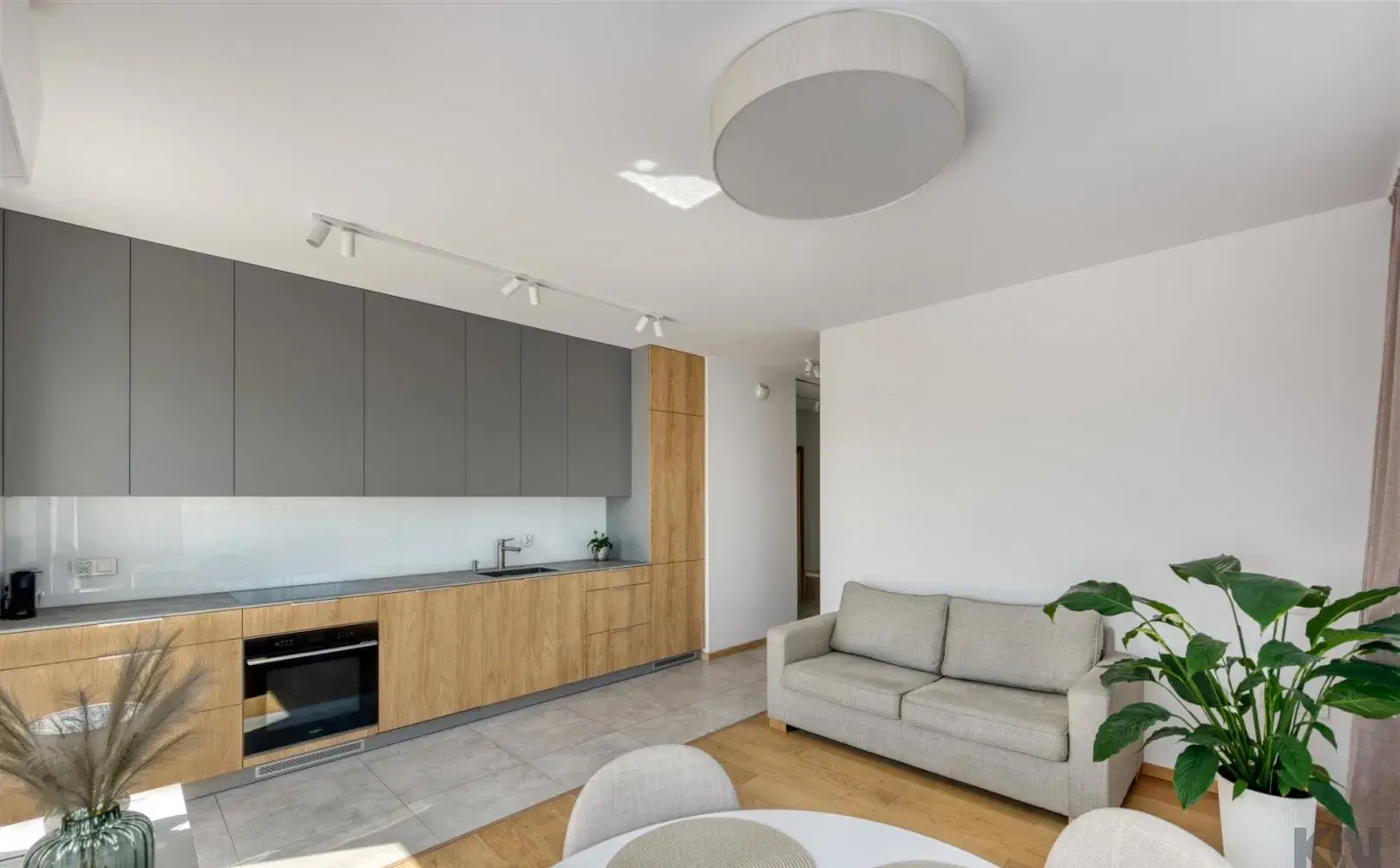 3 pokojowy apartament z tarasem i klimatyzacją - zdjęcie 8
