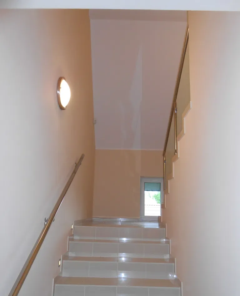 BEZPOŚREDNIO LOKAL 61 m2 biuro - mieszkanie - zdjęcie 2