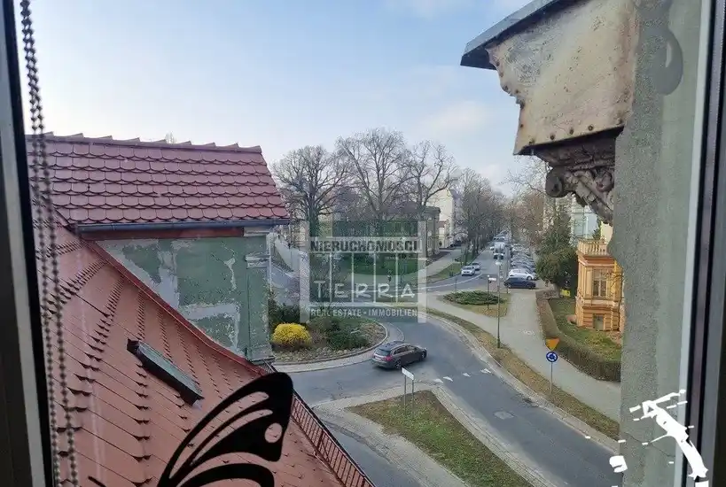 Klimatycznie w kamienicy z miejscem postojowym - zdjęcie 6
