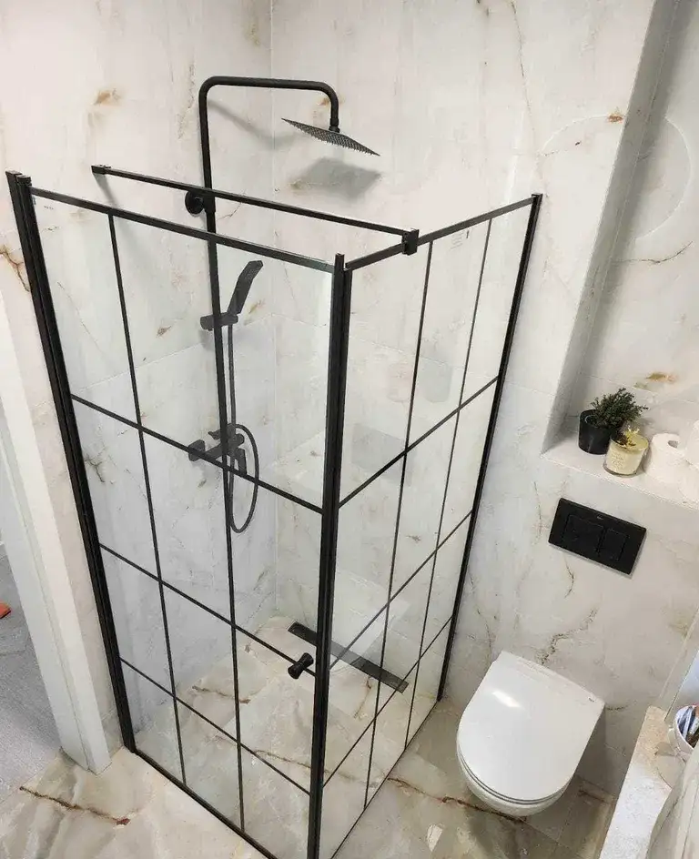 Ładne mieszkanie w nowym budynku , 3 balkony, 2 pokoje + salon - zdjęcie 4