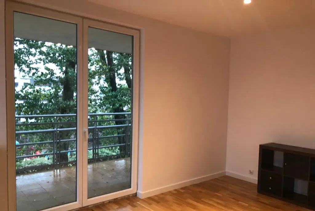 Modern 3BR Apartment, Large Balcony, 100 m from Metro Kondratowicza - zdjęcie 8