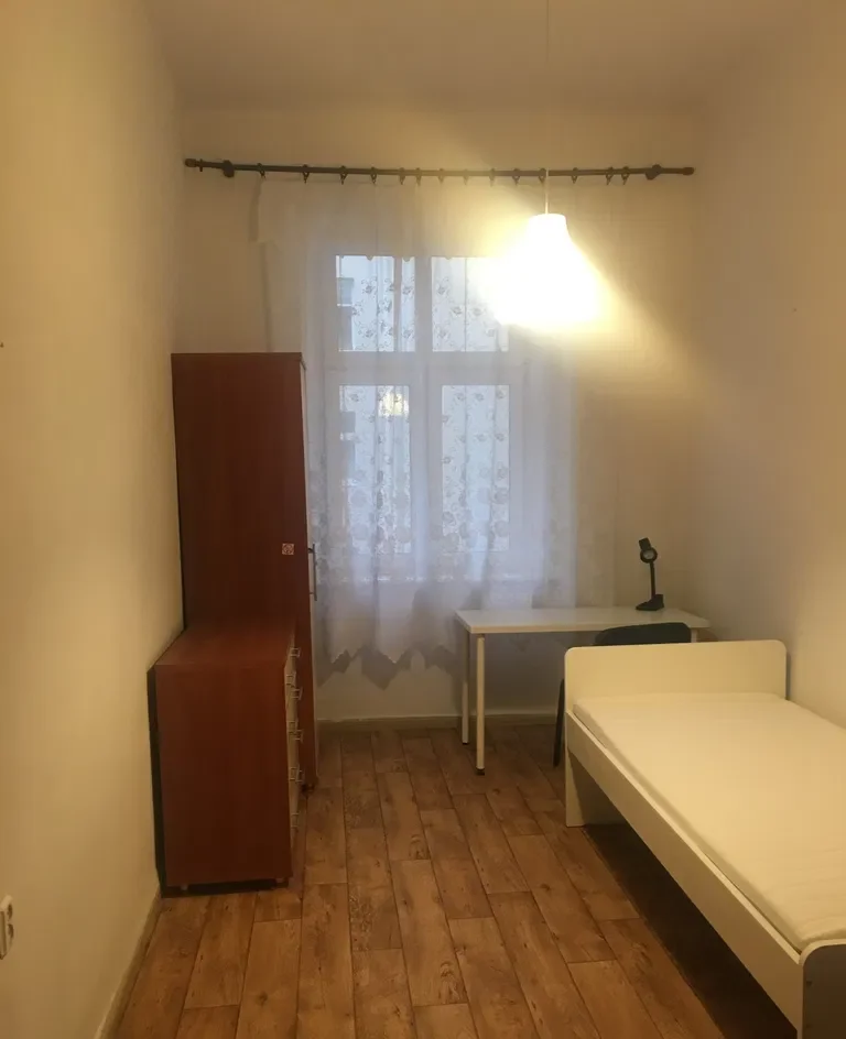 Pokoj w mkeszkaniu - zdjęcie 5