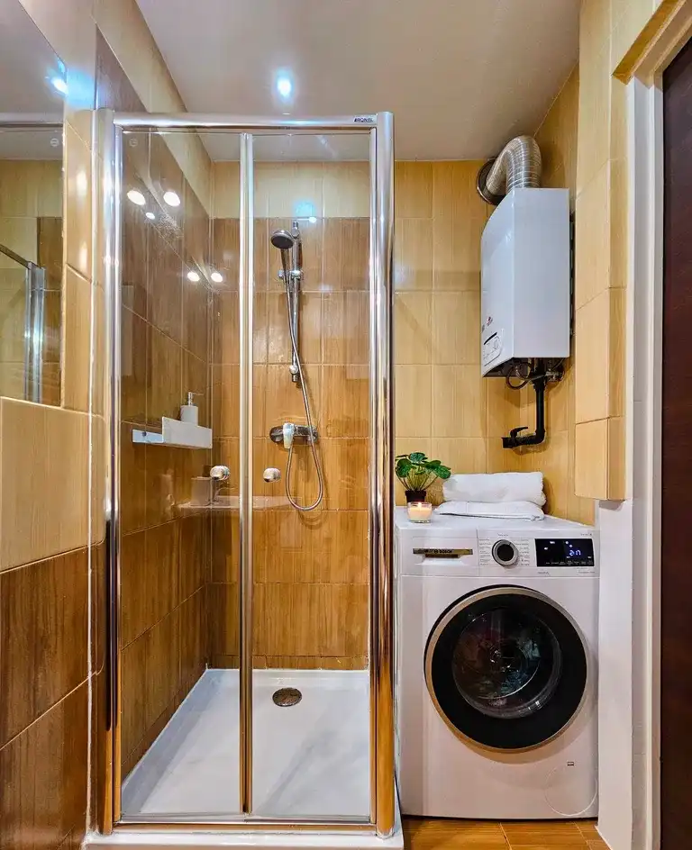 Klimatyzowana kawalerka z balkonem — Katowice Centrum, 30 m², 2 minuty od Mariackiej - zdjęcie 5