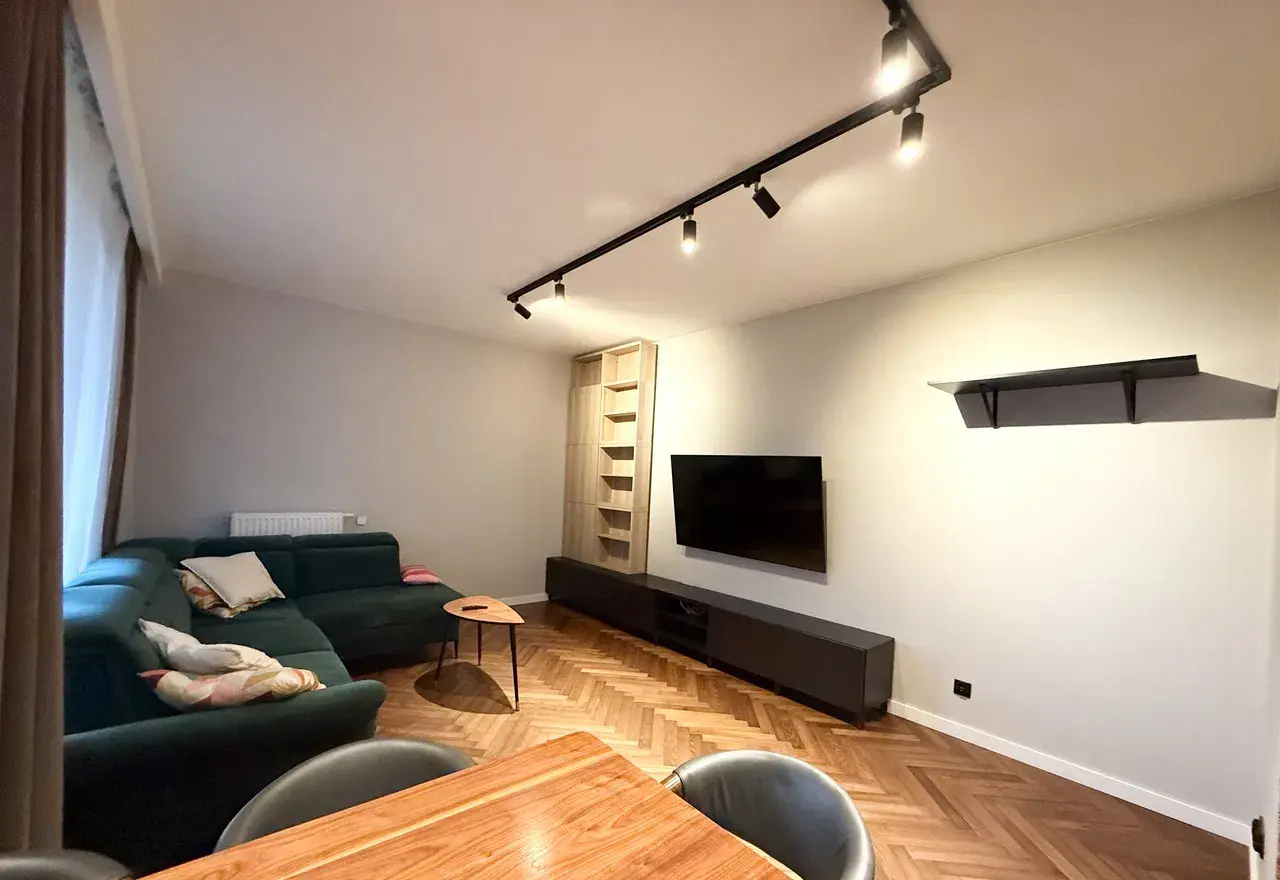 Przestronny apartament na Woli | 2 BALKONY| 2 ŁAZIENKI | KLIMATYZACJA - zdjęcie 3
