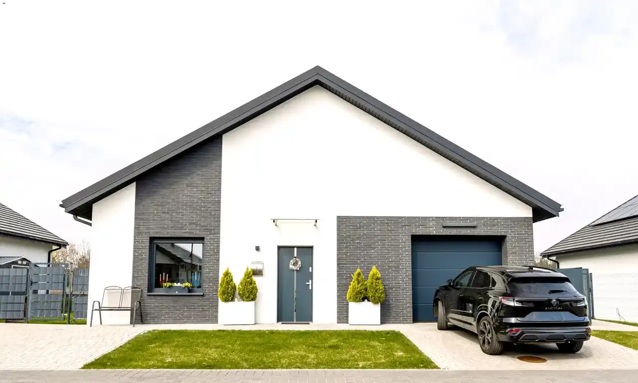 Piękny Dom 125 m², 4 Pokoje, Klimatyzacja, Ogród, Garaż + 3 miejsca ! - zdjęcie 2
