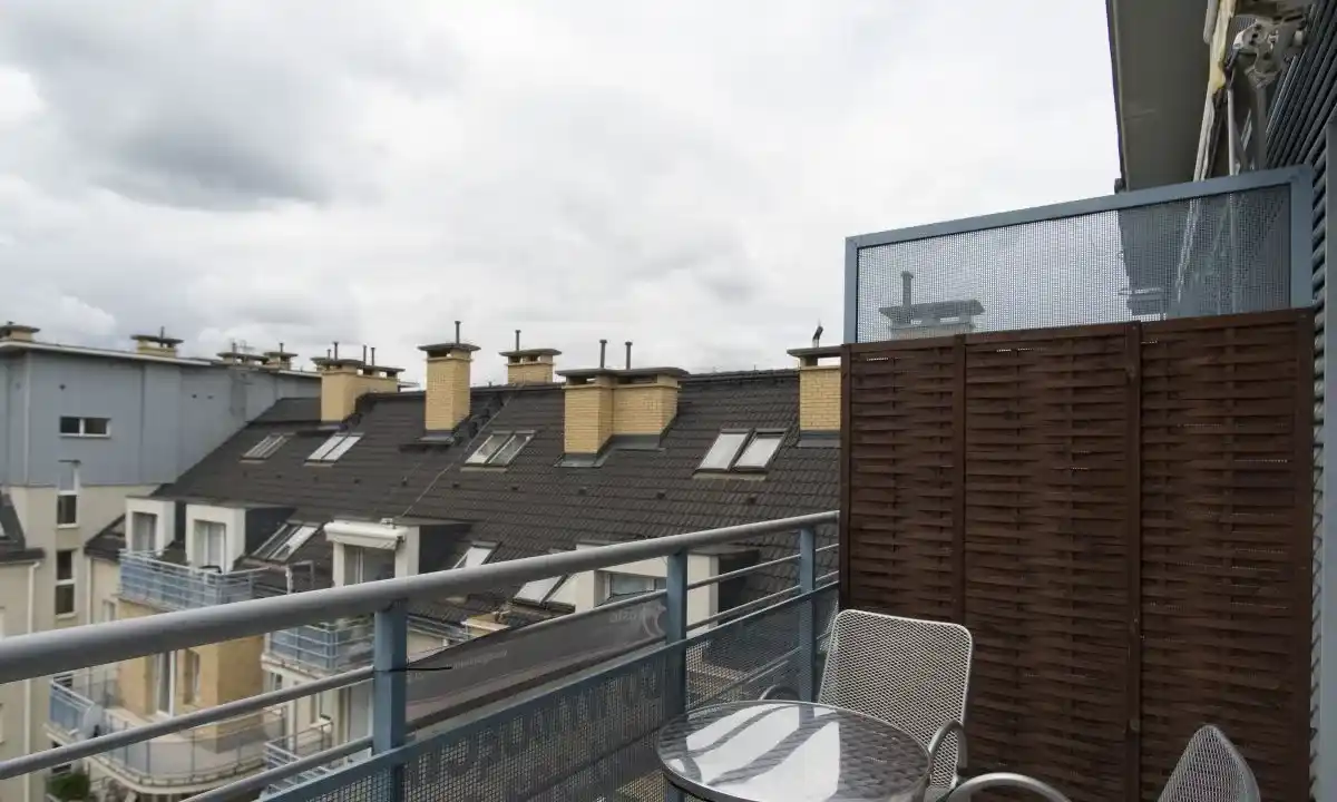 3 pokoje | 70.65 m2 | 4 piętro | blok | cegła | plastikowe okna | miejskie ogrzewanie | 3500 zł + czynsz 530 zł + prąd - zdjęcie 9
