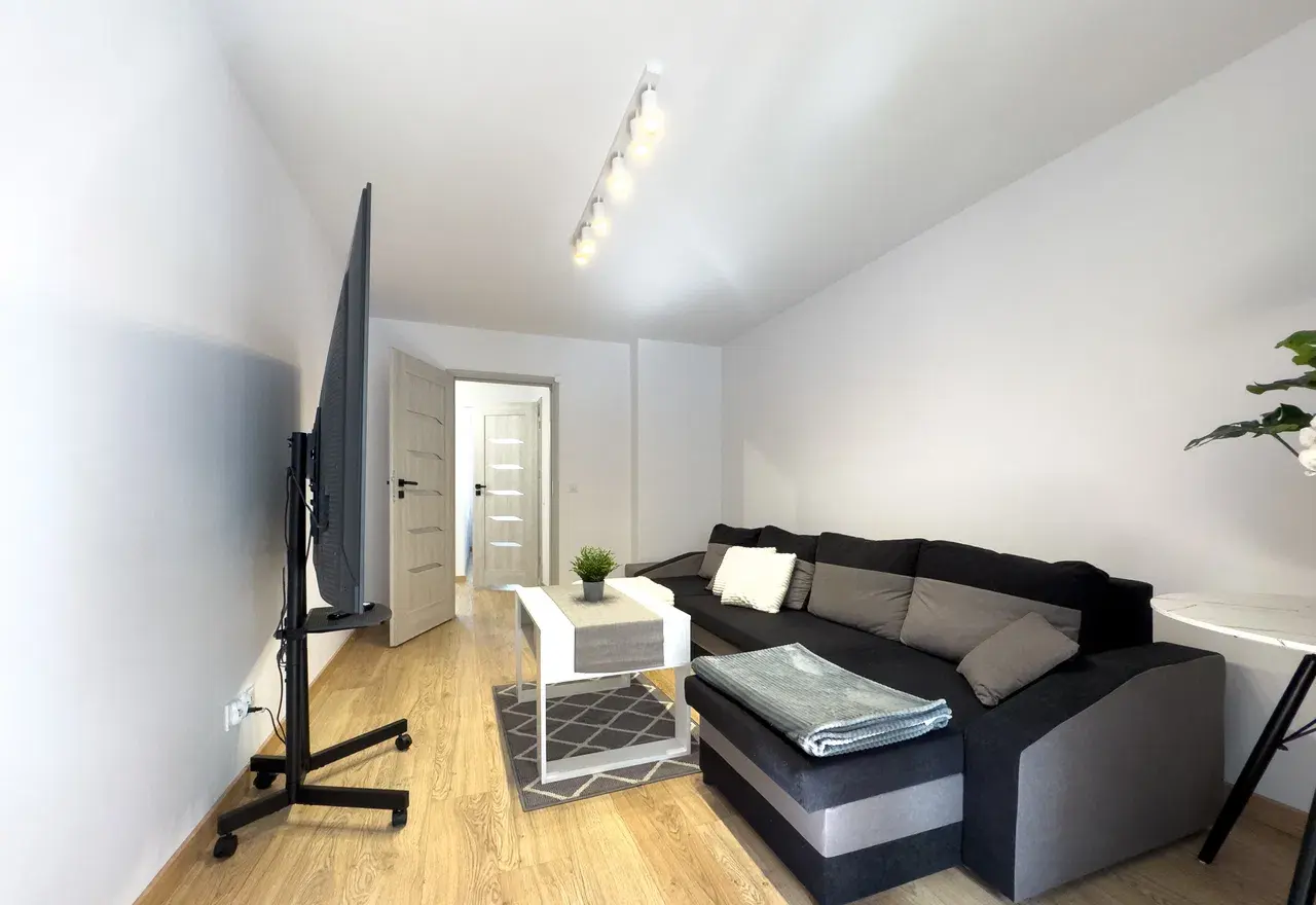 Przestronny 3 Pokojowy Apartament | Balkon | Parking | Torbyd - zdjęcie 2