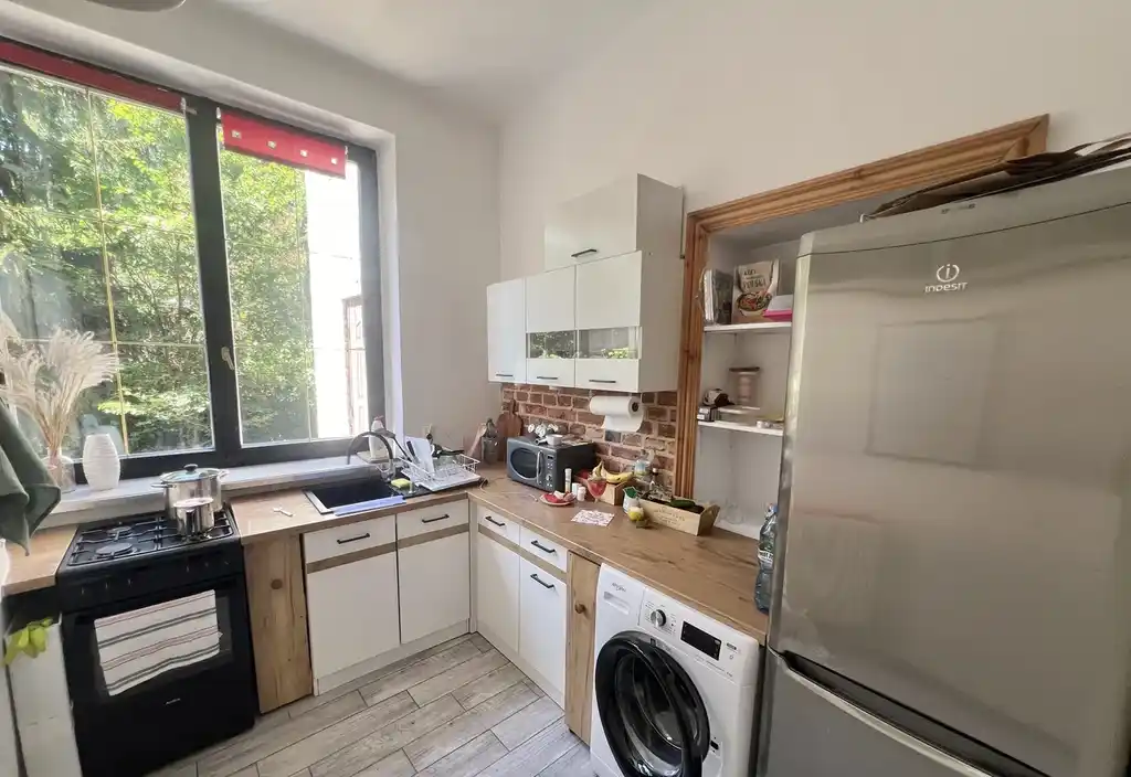 Przestronne 2 pokoje w domku, parking, duży ogród, blisko METRA - zdjęcie 8