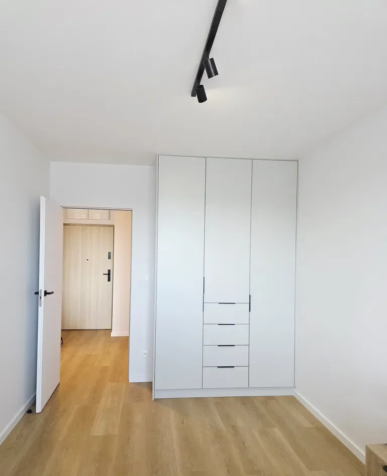 Langiewicza 37, 2 pokoje, 47m2, wysoki standard, klimatyzacja, balkon, garaż - zdjęcie 2