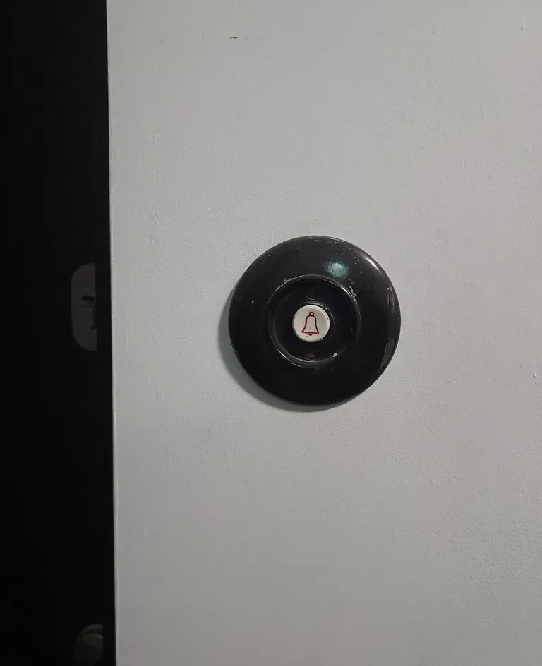 Chłodna kawalerka na Starym Mokotowie z dużym balkonem - zdjęcie 4