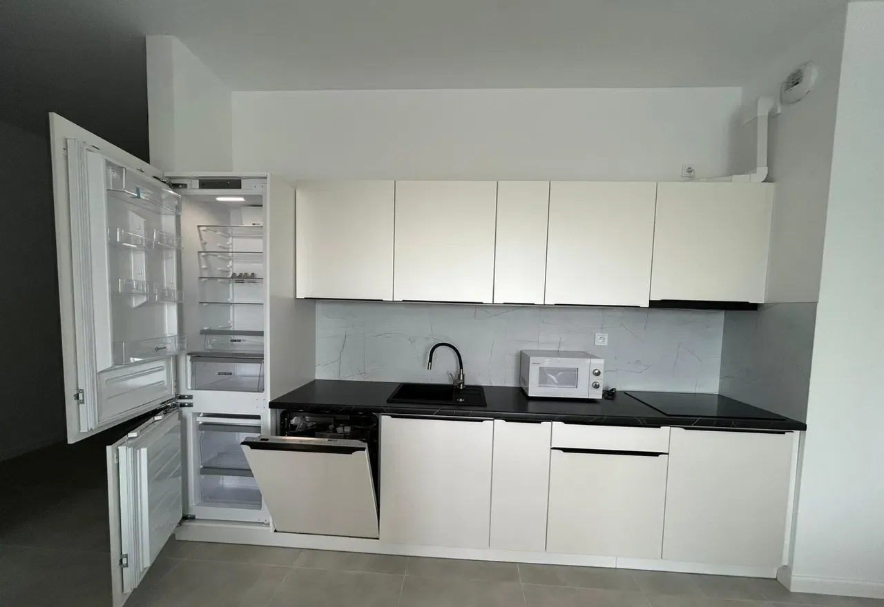 2-pokojowe mieszkanie z balkonem i garażem w centrum - zdjęcie 4