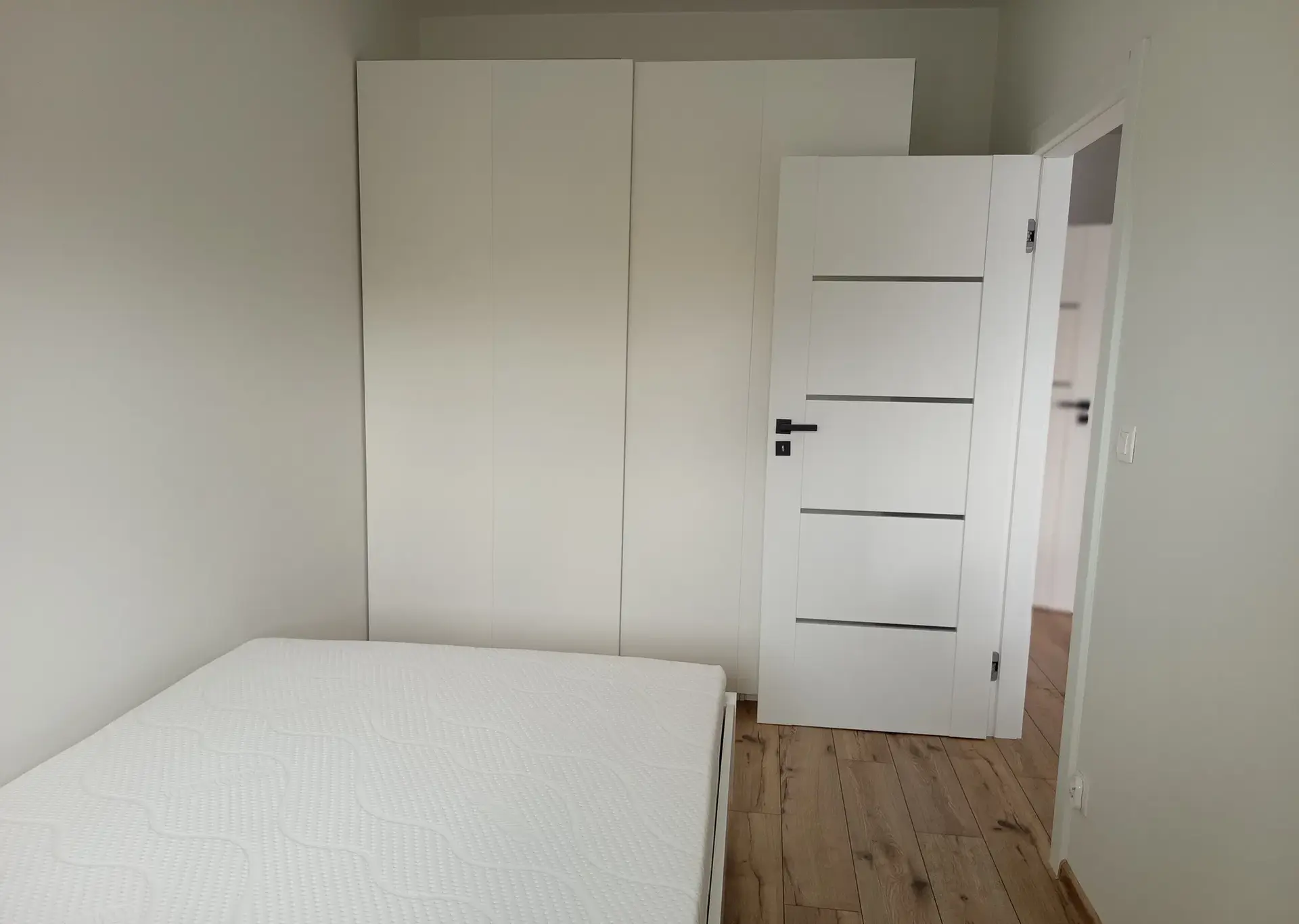 Mieszkanie na wynajem z balkonem i klimatyzacją - zdjęcie 6