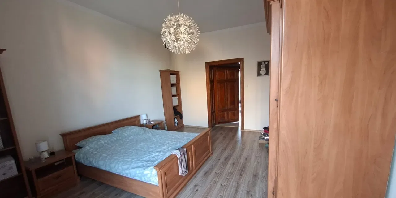 Przestronne mieszkanie z balkonem w kamienicy - zdjęcie 4