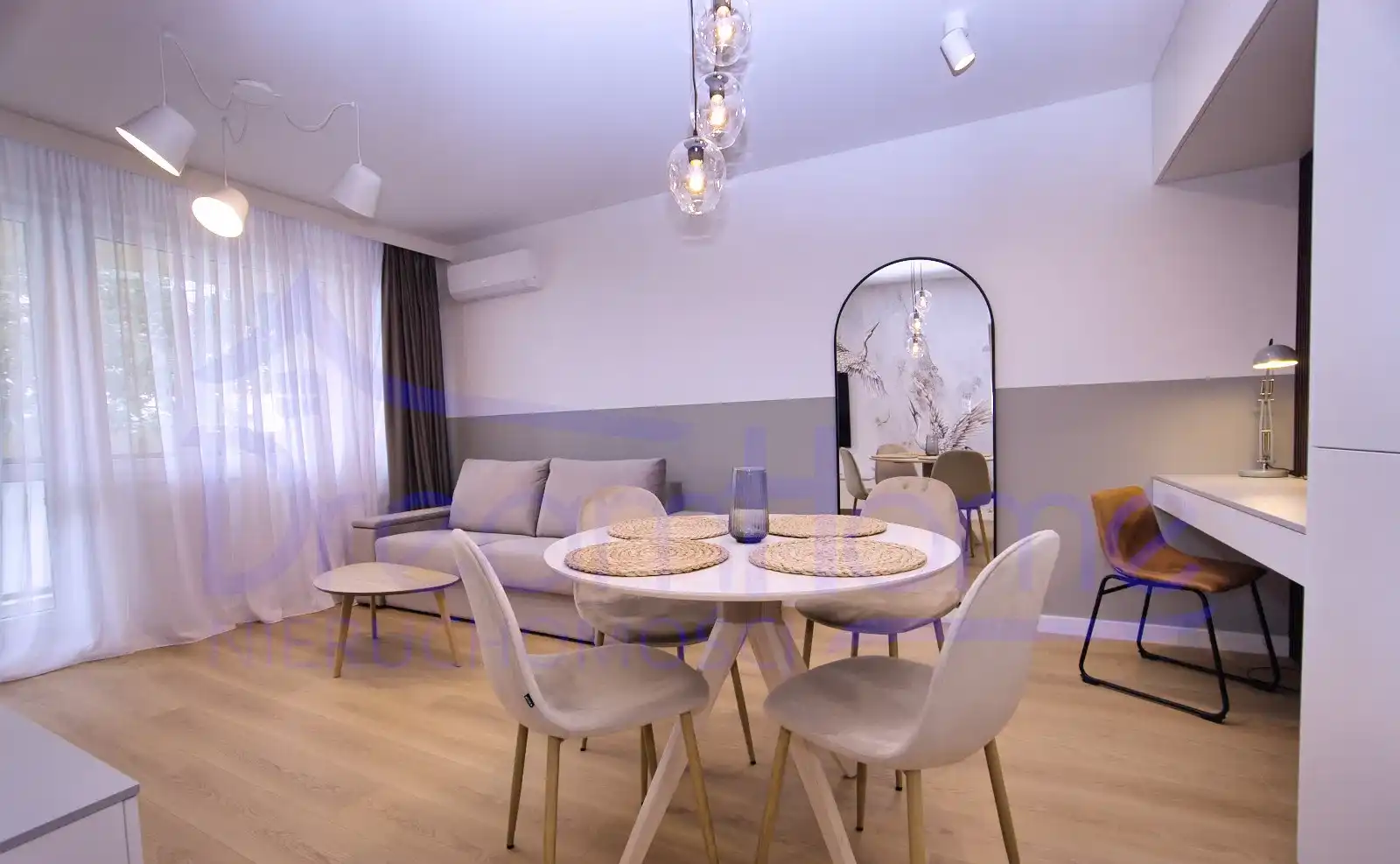Wygodna duża kawalerka 36mkw, balkon , KLIMATYZACJA:) Internet w cenie - zdjęcie 2