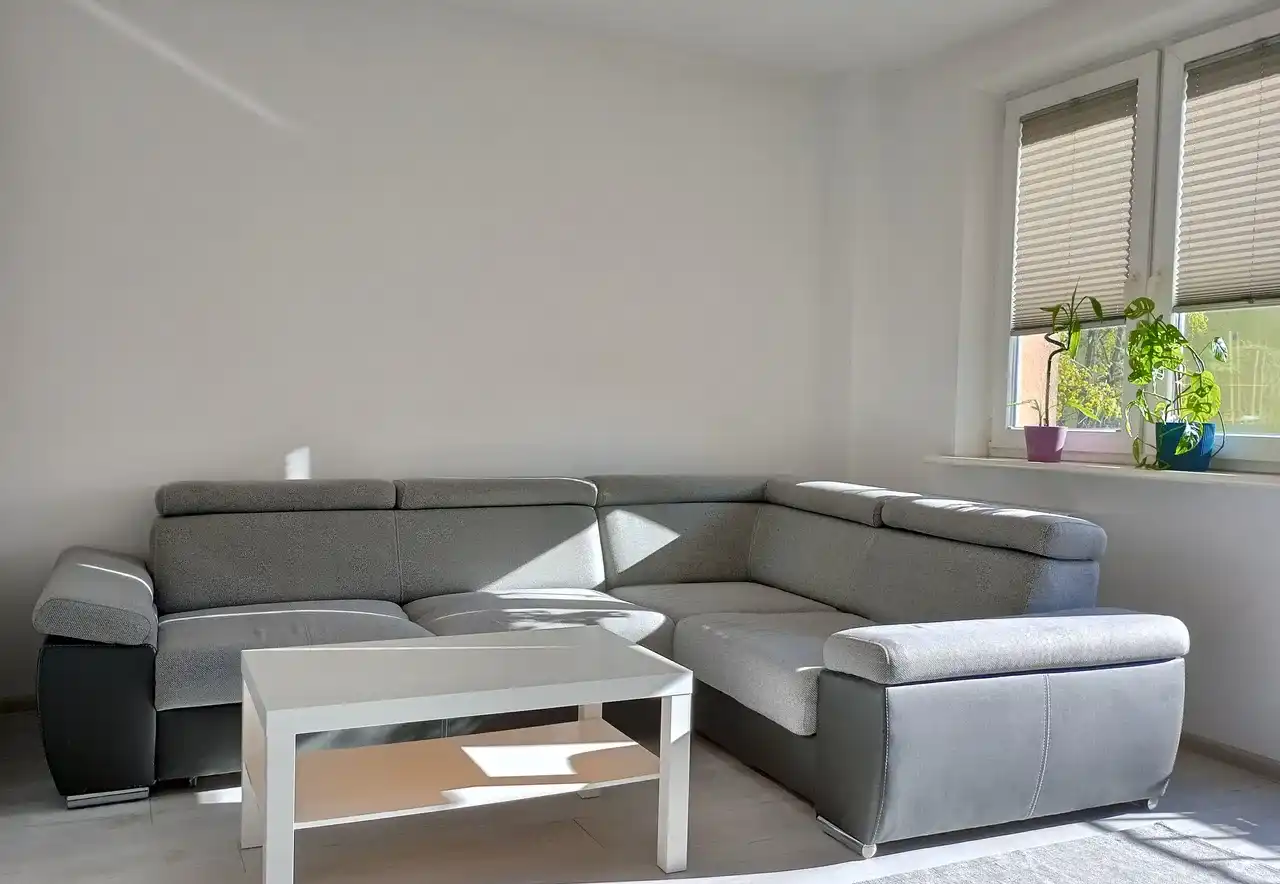 Dwupokojowe mieszkanie z balkonem, 1 piętro, 42m2 - zdjęcie 2