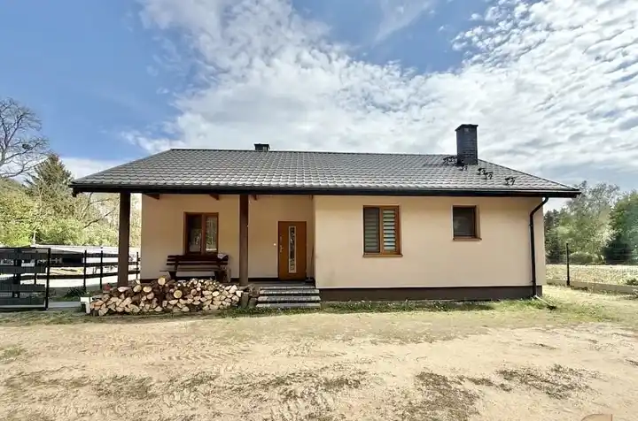 Wyjątkowy dom w spokojnej okolicy - zdjęcie 2