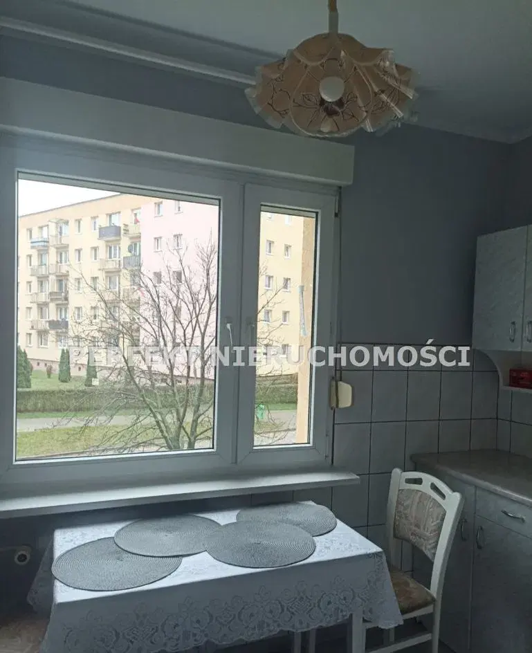 Kawalerka , Muzyków , 30m2 , 1sze pietro , balkon - zdjęcie 4