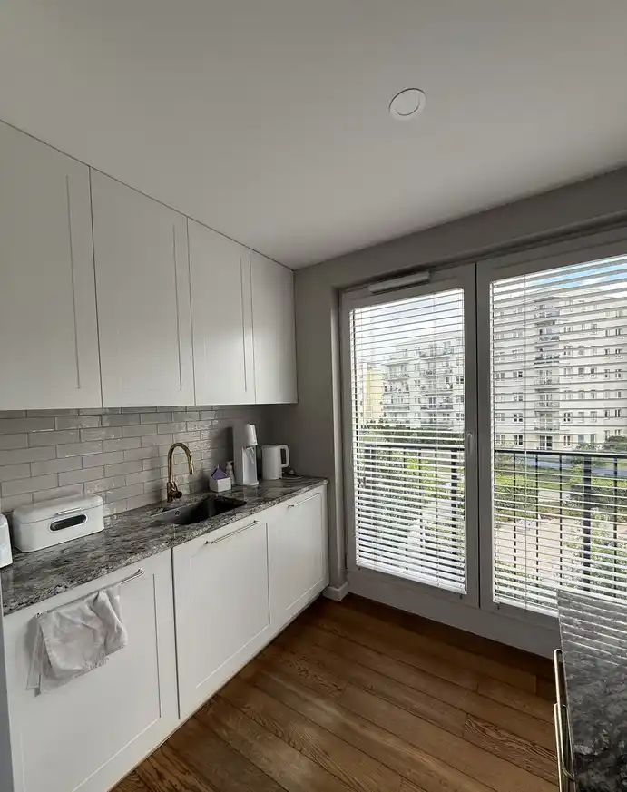 Wysoki standard -  mieszkanie 70 m² z garderobą i dużym balkonem - zdjęcie 9