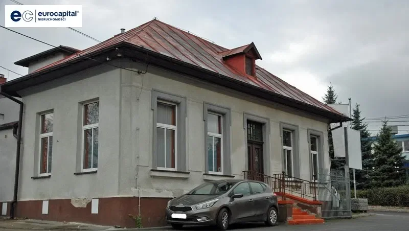 Kamienica w centrum miasta z własnym parkingiem! - zdjęcie 3
