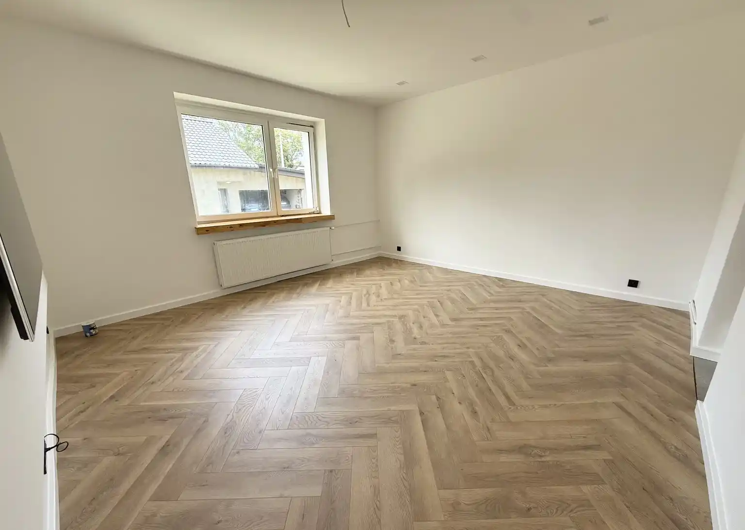 PO REMONCIE - Dwupiętrowy dom z ogródkiem, altaną|  2 garaże - zdjęcie 6