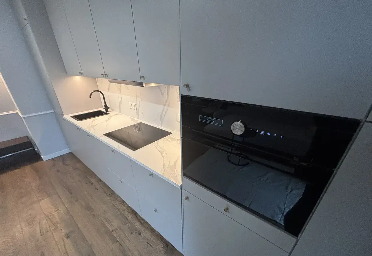 APARTAMENT w ŚRÓDMIEŚCIU! WYSOKI STANDARD Z BALKONEM! PIERWSZY NAJEMCA - zdjęcie 8