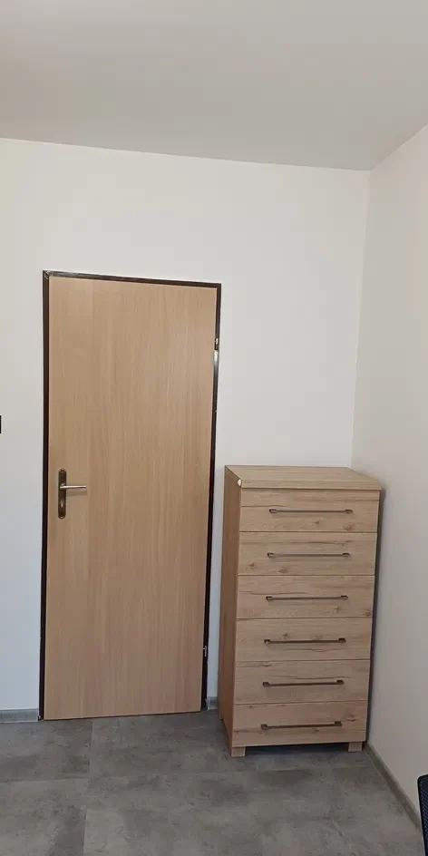 Pokój 1 osobowy po remoncie zamykany na klucz - zdjęcie 5