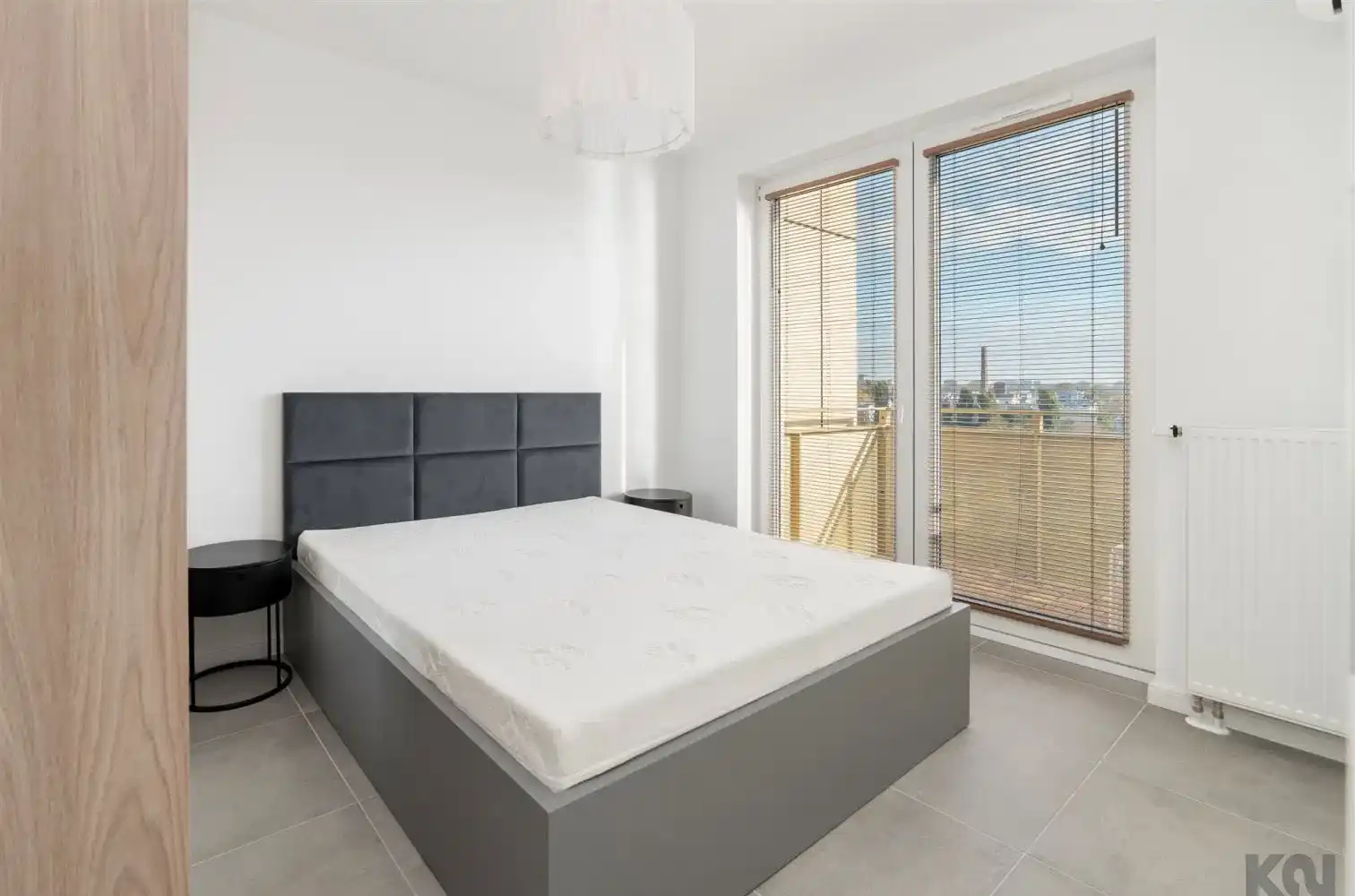 Elegancki apartament na ostatnim piętrze - zdjęcie 9