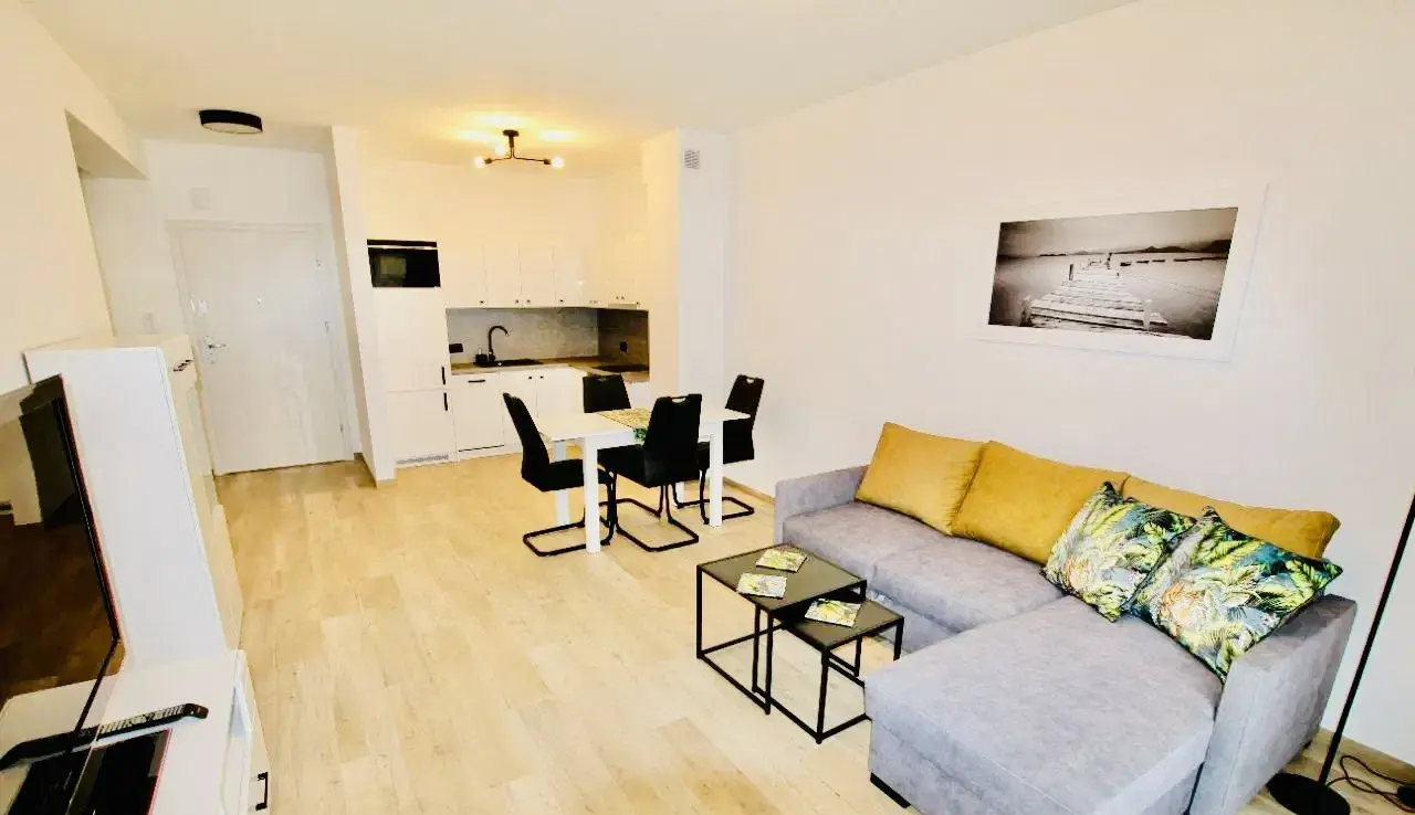 Nowe i eleganckie 2 pokojowe mieszkanie, balkon, garaż, blisko centrum - zdjęcie 5