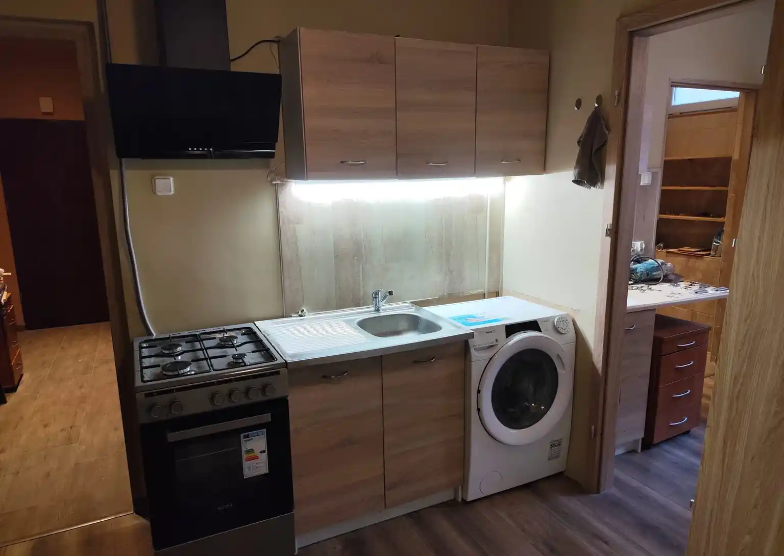 POKOJE W CENTRUM KATOWIC, BEZPOŚREDNIO - zdjęcie 2