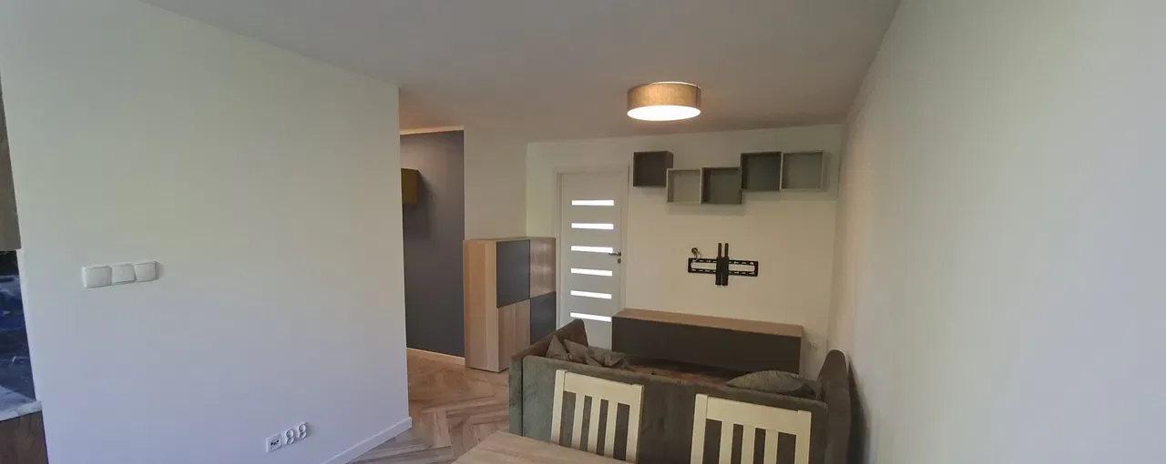 Mieszkanie 42 m2, 2 pokoje, z balkonem i klimatyzacją - zdjęcie 3