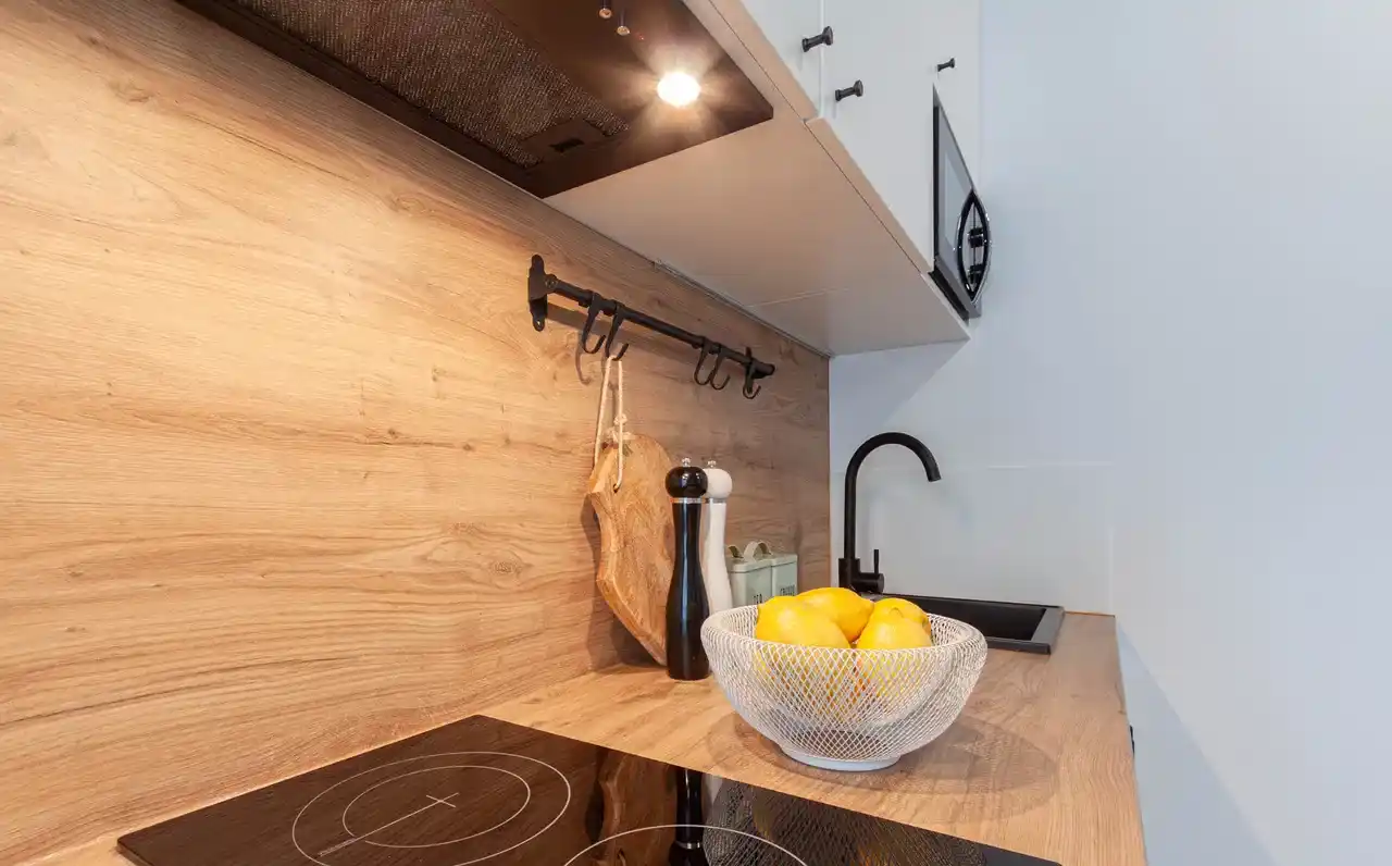 Przytulna kawalerka w nowoczesnym apartamentowcu Silver Place - zdjęcie 3