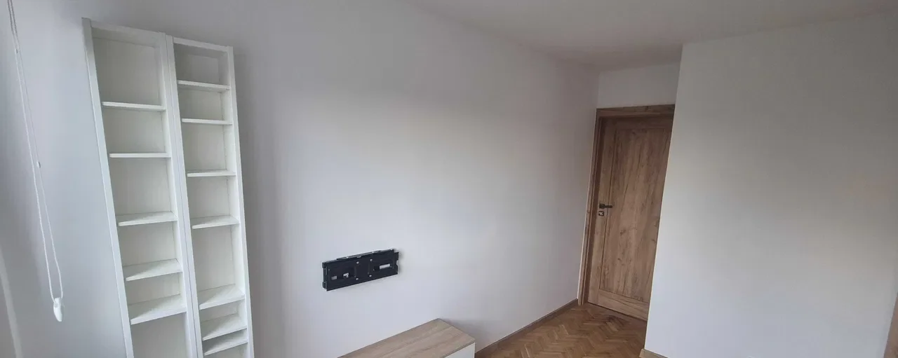 Pokój 9,7m2 Dokerska po remoncie - zdjęcie 2