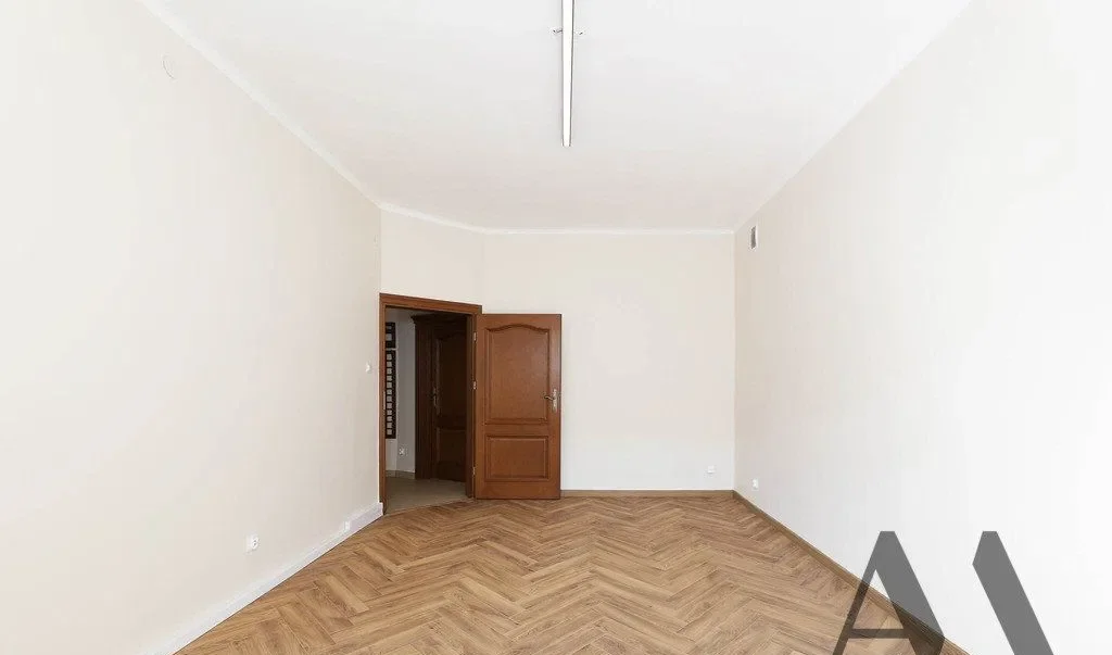 Lokal do wynajęcia pod biuro/kancelarię przy Al. Beliny Prażmowskiego 25 w Krakowie - zdjęcie 3